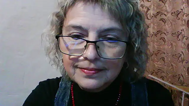 ElizabethGorden online show from June 16, 2026, 5:26 pm