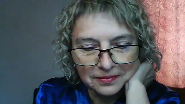 ElizabethGorden online show from June 17, 2026, 5:43 am