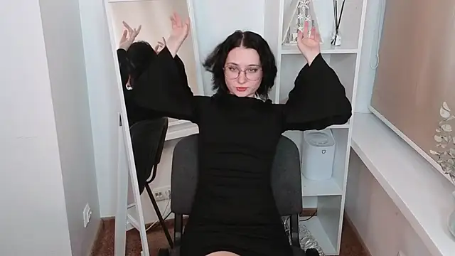 ColleenCabe online show from May 15, 2026, 4:58 pm