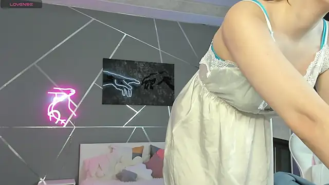 vanila girl online show from May 13, 2026, 8:01 am