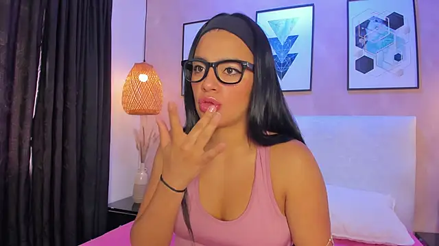 Snapshot of Hilaryportman149 chatting on May 6, 2026, 12:43 pm Hilaryportman149 online show from May 6, 2026, 12:43 pm