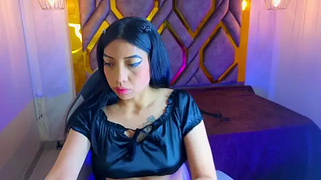 Ey Im simone  online show from May 11, 2026, 12:11 pm