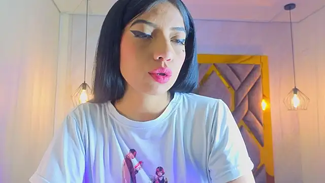 Ey Im simone  online show from May 15, 2026, 12:01 pm