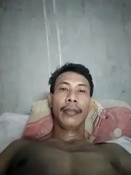 TopModel88 online show from May 5, 2026, 6:43 am
