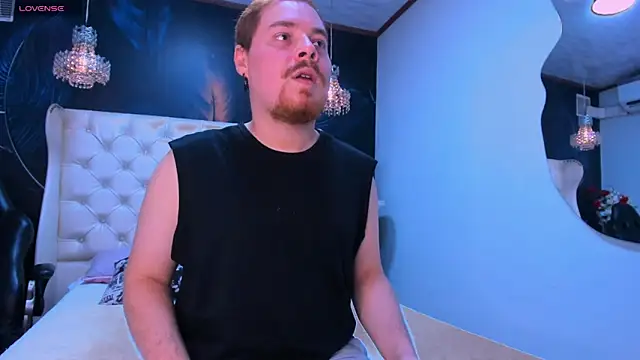 GingerHott  online show from May 8, 2026, 2:39 am