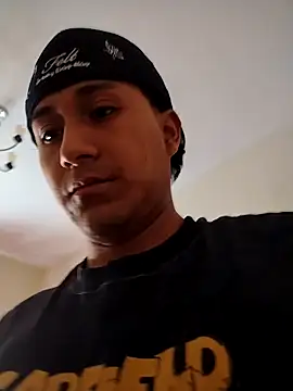 XxAlbertoxX69 online show from May 4, 2026, 5:42 pm
