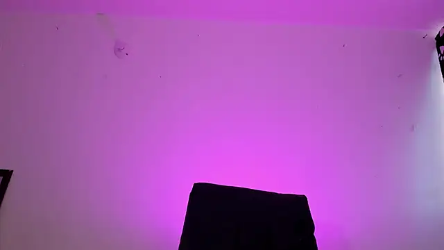 Sophiie dreams online show from May 6, 2026, 3:06 pm