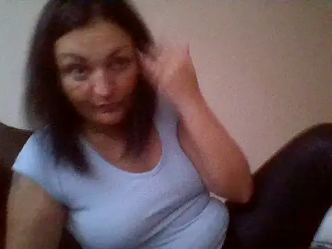 Snapshot of LunaMoonlira chatting on June 3, 2026, 5:07 pm LunaMoonlira online show from June 3, 2026, 5:07 pm