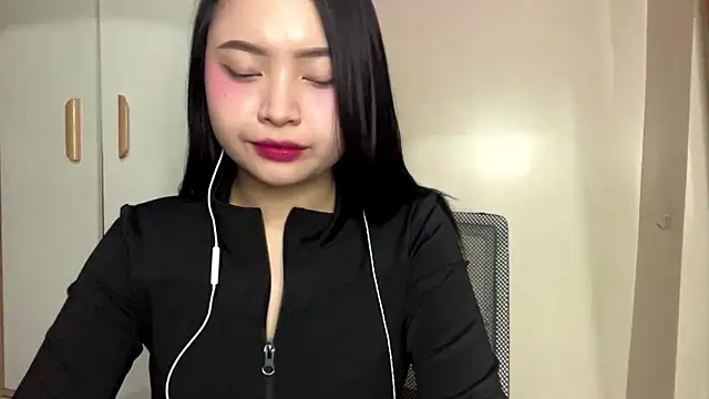 LorindaBeser online show from May 10, 2026, 1:16 pm