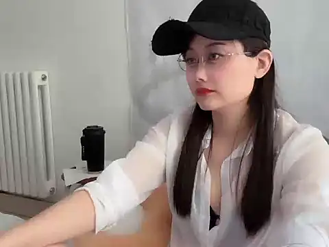 Naomi Z online show from May 9, 2026, 10:59 pm