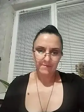 MillaMia45 online show from May 14, 2026, 7:09 pm