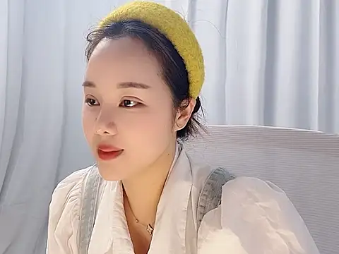 Qingqing19 online show from May 11, 2026, 2:28 am