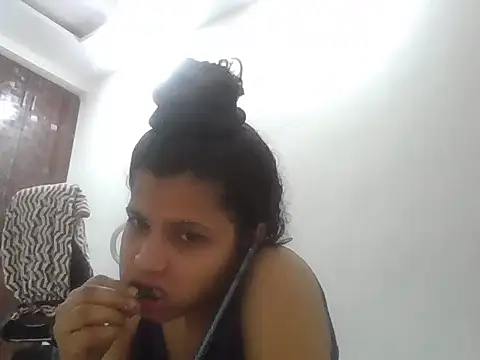 Myra- online show from May 13, 2026, 1:19 pm