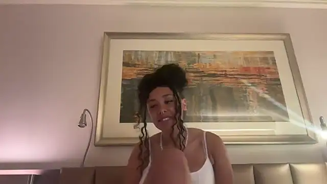 Snapshot of curlyheadedcutie101 chatting on June 2, 2026, 3:52 am curlyheadedcutie101 online show from June 2, 2026, 3:52 am