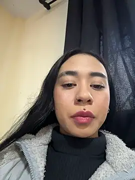 Snapshot of Zafiro-fire chatting on May 12, 2026, 11:07 am Zafiro-fire online show from May 12, 2026, 11:07 am