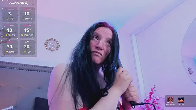 CloeMature online show from June 11, 2026, 2:53 am