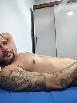 Lucasnono online show from May 13, 2026, 5:43 pm