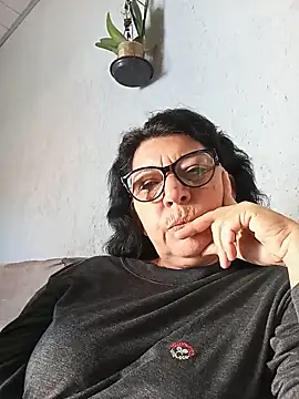 Snapshot of Milena1000 chatting on June 17, 2026, 5:36 pm Milena1000 online show from June 17, 2026, 5:36 pm