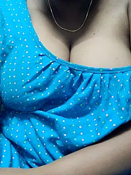 tamilkavitha123 online show from May 13, 2026, 11:18 am