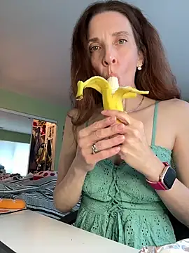 Raevyn online show from May 10, 2026, 6:24 pm