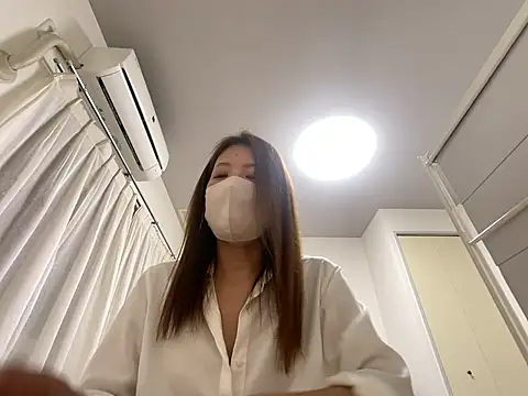 yumi1919 online show from May 14, 2026, 1:07 pm