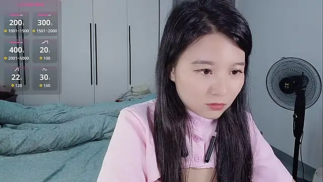 Youyou-uu online show from May 13, 2026, 2:42 am