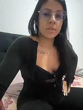 agata-lindinha online show from May 11, 2026, 1:28 pm