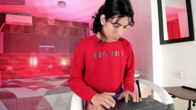 angel hass18 online show from May 27, 2026, 1:57 am
