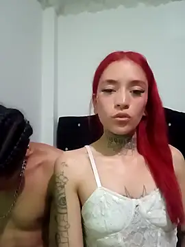 ChicaFuegoDulce online show from May 8, 2026, 2:33 pm