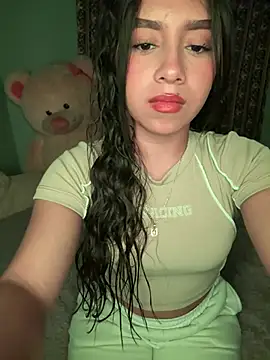 juli 06 online show from May 11, 2026, 11:57 pm
