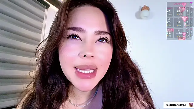 nicolthompsonn online show from May 10, 2026, 7:52 pm