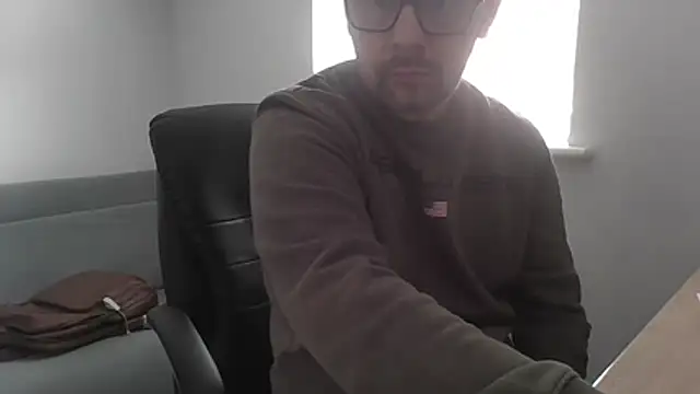 NakedAndrewHot online show from May 11, 2026, 10:54 am