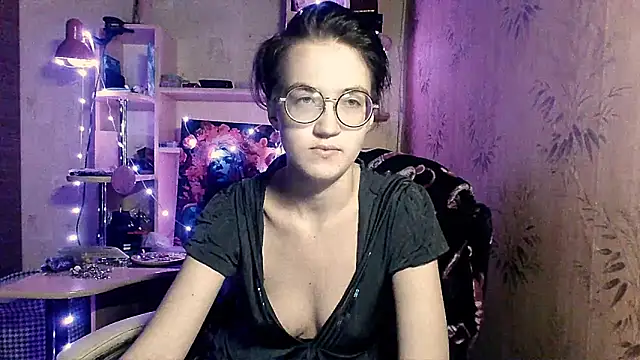 Alessa Kiss online show from May 14, 2026, 6:04 pm