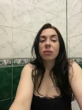 Snapshot of IsabellaJoutes chatting on May 18, 2026, 7:03 am IsabellaJoutes online show from May 18, 2026, 7:03 am