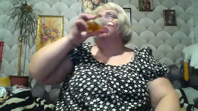 MarinaFarina53 online show from May 31, 2026, 6:09 pm