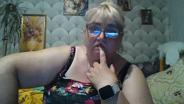 MarinaFarina53 online show from June 22, 2026, 5:10 pm