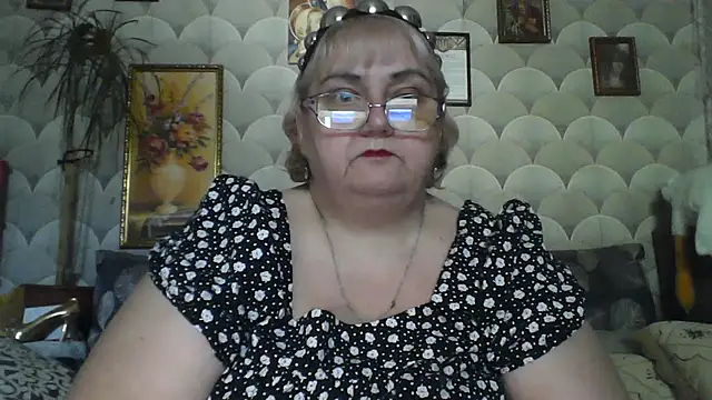 MarinaFarina53 online show from June 25, 2026, 5:12 am