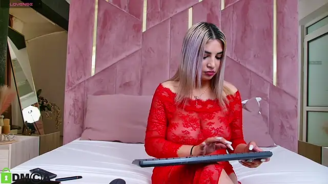 SiellaDolce online show from June 7, 2026, 6:11 pm
