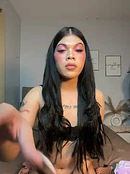 DanikaLovve online show from May 10, 2026, 4:12 pm