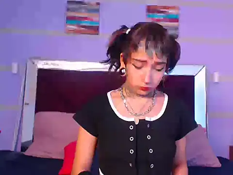 Snapshot of JadeBonnet chatting on May 11, 2026, 8:06 pm JadeBonnet online show from May 11, 2026, 8:06 pm