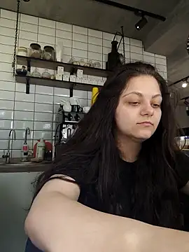 Molli lii online show from May 9, 2026, 7:57 am