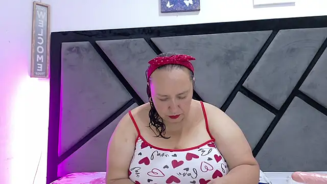 Natasha2603 online show from June 3, 2026, 10:37 pm