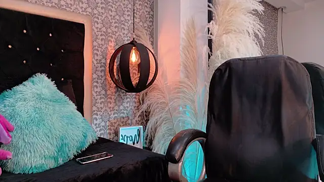 Snapshot of KarolFoxxi__ chatting on June 20, 2026, 2:58 am KarolFoxxi online show from June 20, 2026, 2:58 am