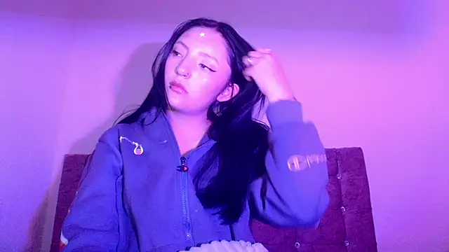 dulcegreyx online show from May 14, 2026, 5:20 pm