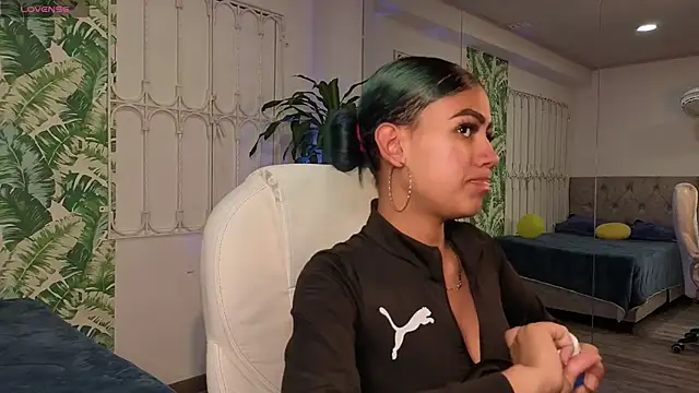 baby julieta00 online show from June 30, 2026, 11:33 am
