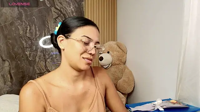 sun cute online show from May 11, 2026, 10:40 pm