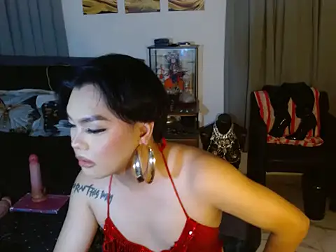 RoyalSeductress online show from May 13, 2026, 2:14 pm