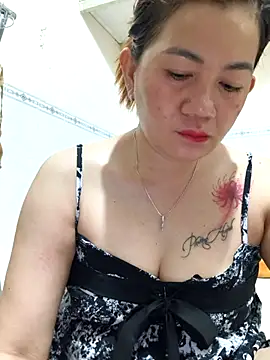 Forever model online show from May 8, 2026, 9:42 pm