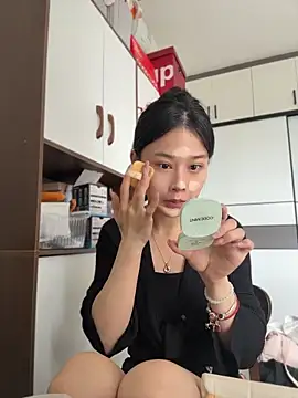 cuteluky18 online show from May 14, 2026, 3:13 am