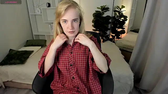IrmaRonn online show from May 18, 2026, 8:31 am